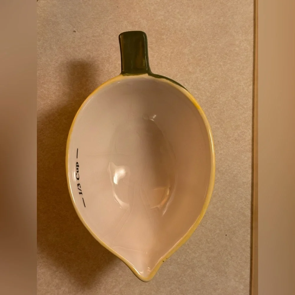 Vintage NESTING LEMON Ceramic MEASURING CUPS & S&P shakers